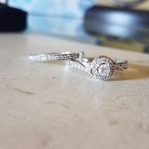 Diamond SET 10K White Gold Size 7.5